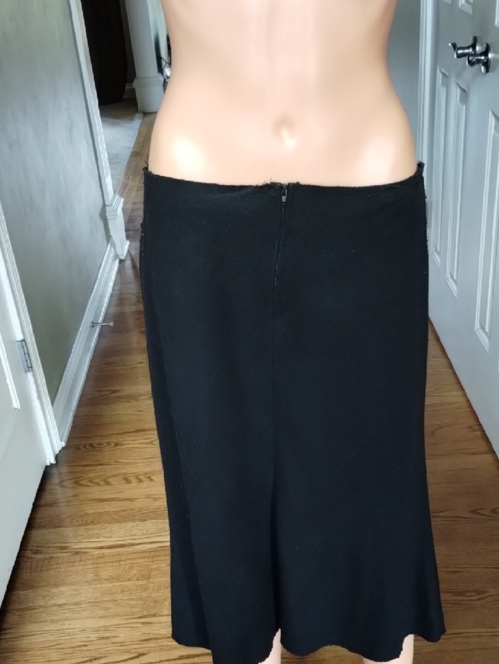Black Women's Button-Accent Midi Skirt - Picture 4 of 8